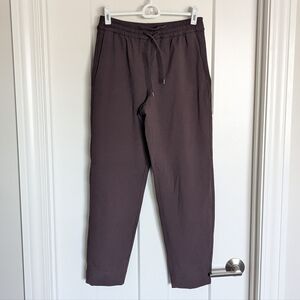 Lululemon Tapered Pant 7/8 Length - Espresso sz XS